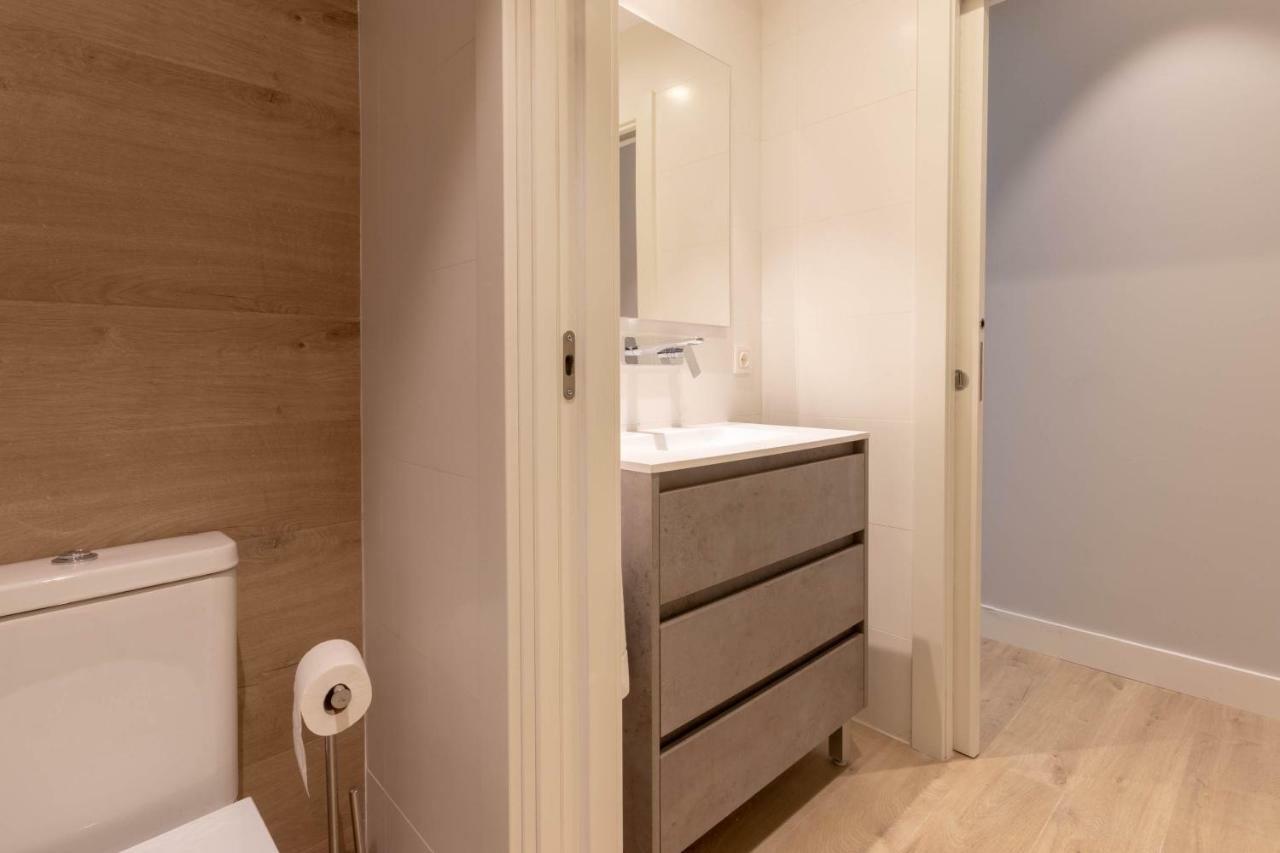 Apartment By Aston Guernica y Luno