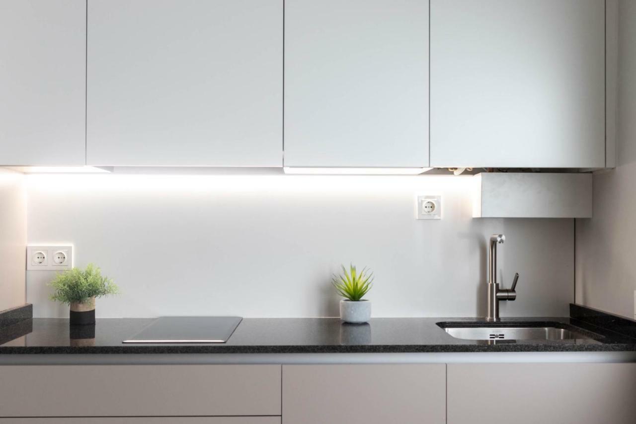 By Aston Apartment *